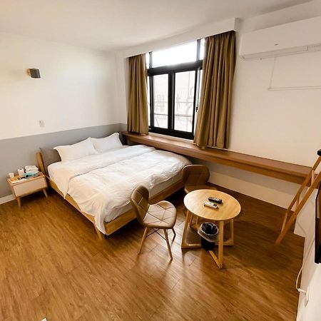 Small Island Homestay Tainan Exterior photo