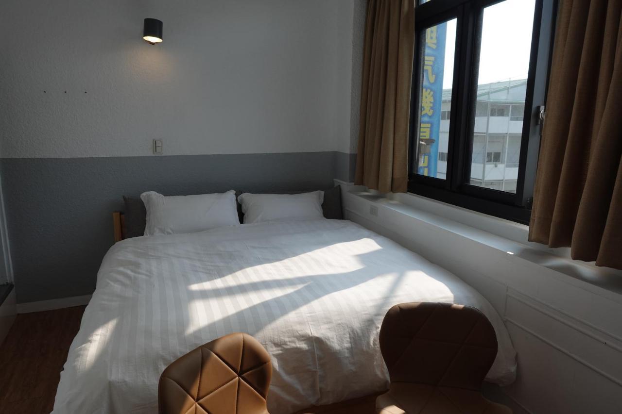 Small Island Homestay Tainan Exterior photo